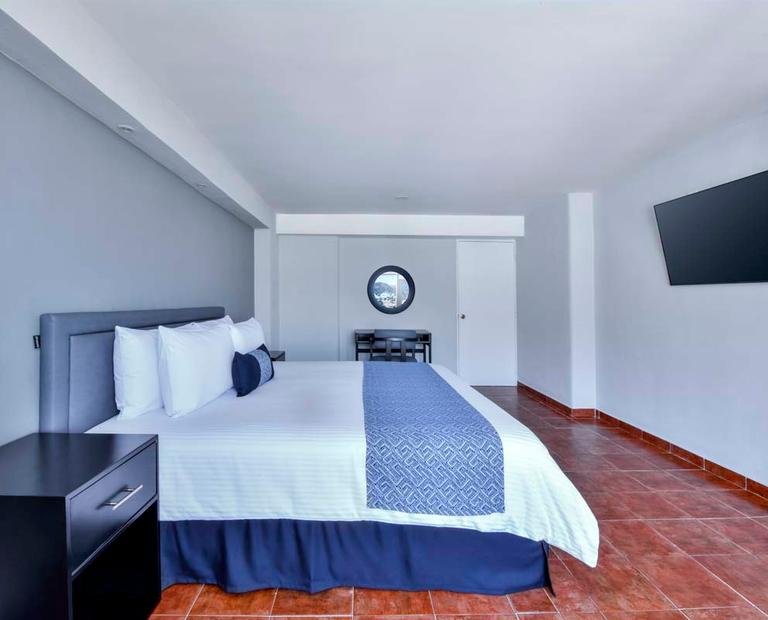 Standard mountain view Krystal® Beach Acapulco Standard mountain view Krystal® Beach Acapulco
